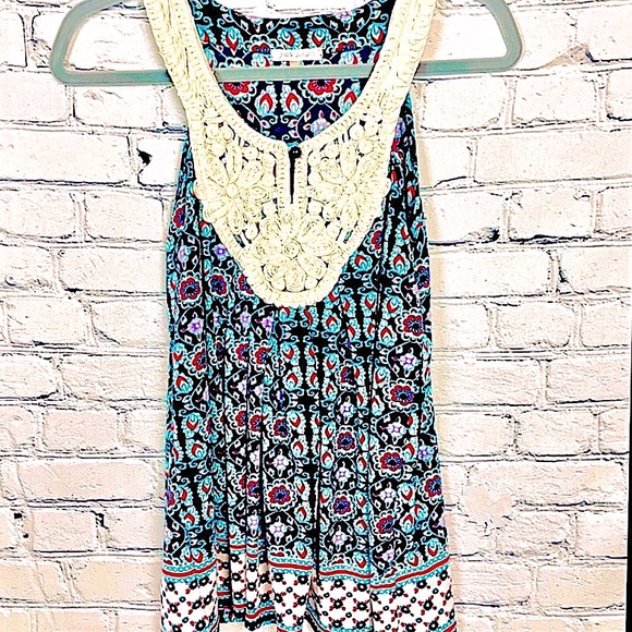 Anthropologie Tops - 🥳HP🥳 Anthropologie Boho tank top crochet neck M